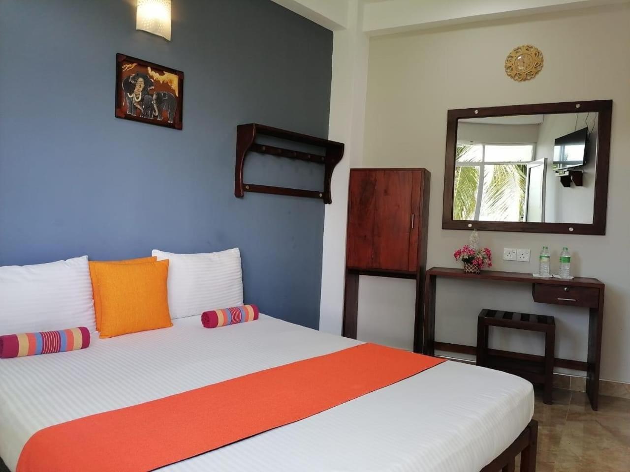 Mountain View Hotel Kandy Exterior photo